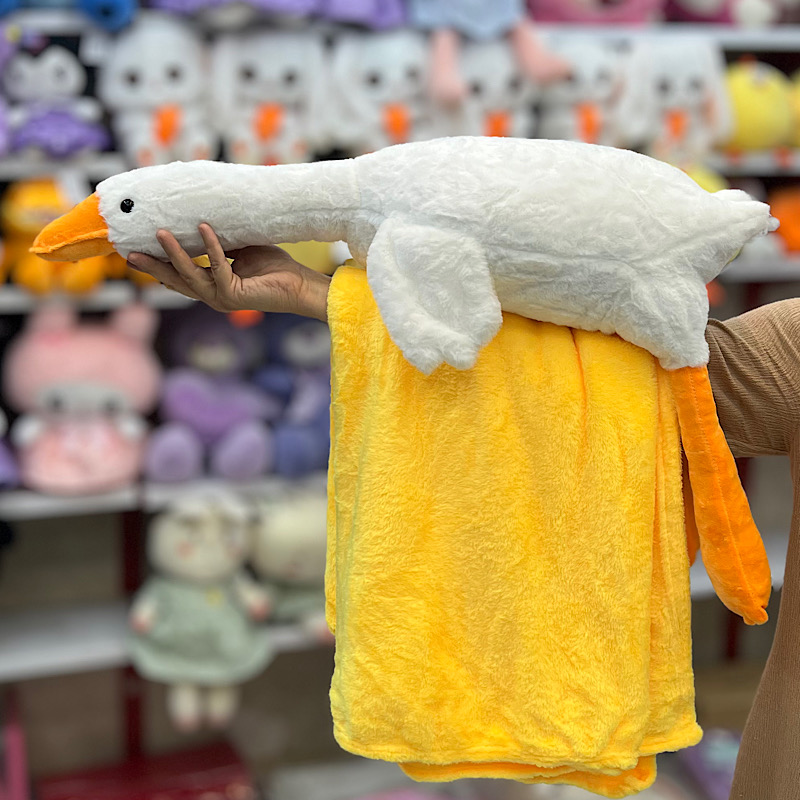عکس اصلی عروسک مدل پتو بالشتی، طرح غاز ارتفاع 90 سانتی متر