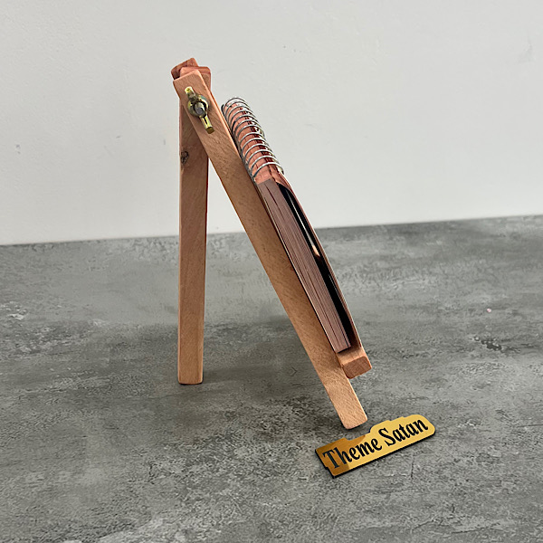 عکس شماره:1 , دفترچه یادداشت به همراه پایه کد 354