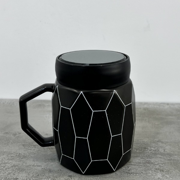 عکس شماره:4 , ماگ سرامیکی درب آینه ای طرح برجسته کد 452