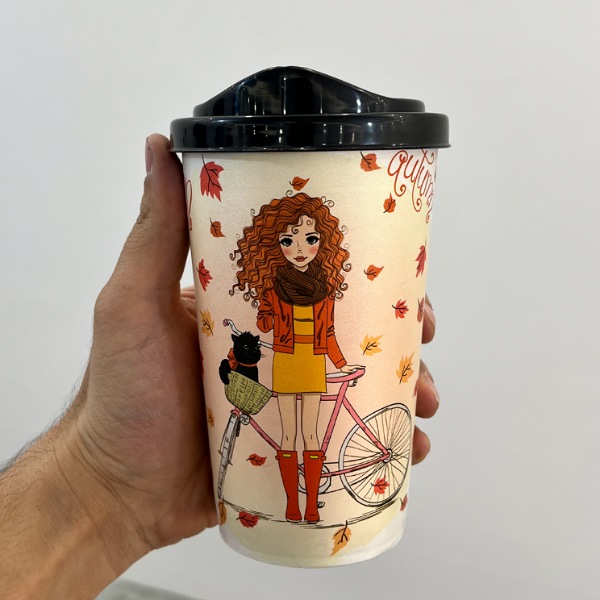 عکس اصلی ماگ پلاستیکی درب دار کد937