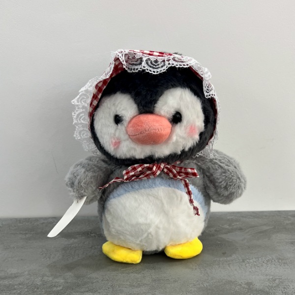 عکس اصلی عروسک مدل پنگوئن کلاه دار، ارتفاع 23 سانتی متر کد 949
