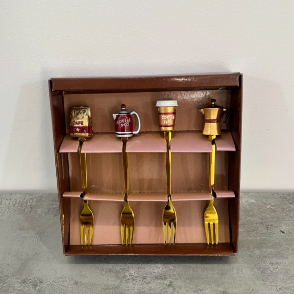 عکس اصلی چنگال طلایی فانتزی طرح کافی کد 968