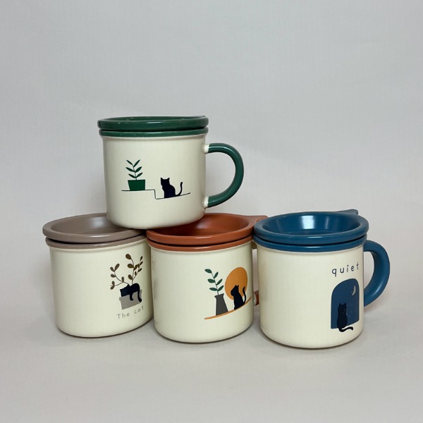 عکس اصلی ماگ سرامیکی طرح گربه درب بیسکوییتی کد 974